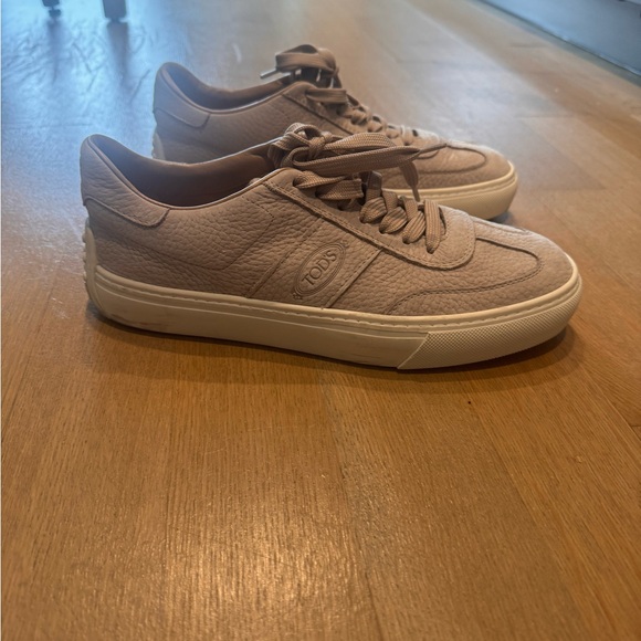 Tod's Light Brown Leather Sneakers